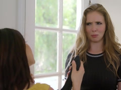 Анальный секс, Большие сиськи, Двойное проникновение, Женское доминирование, Лесбиянка, Лизание, Втроем, Игрушки