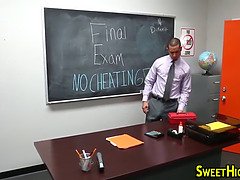 Grosser schwanz, Studentin, Aufs gesicht abspritzen, Hd, Schreiend, Jungendliche (18+), Titten, Uniform
