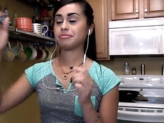 Grosser schwanz, Grosse titten, Braunhaarige, Handjob, Latina, Hausmädchen, Zierlich, Jungendliche (18+)