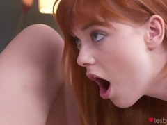 茶髪の, 指いじり, レズビアン, なめる, 下着, 淫乱熟女, オマンコ, 赤毛