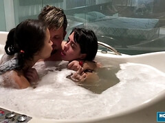 Amateur, Morena, Linda, Garganta profunda, Hd, Pezones, Pov, Tatuaje