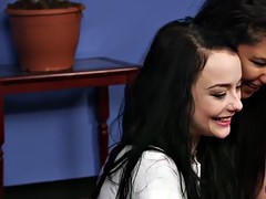 Tussi, Britisch, Cfnm, Europäisch, Fetisch, Gruppe, Handjob, Hd