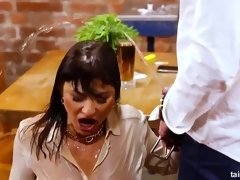 アナル, 巨乳な, 浮気者, 浮気する, フェティッシュ, 自家製, 放尿, 三人
