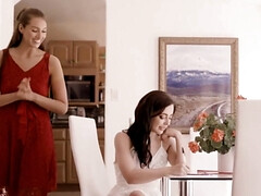 Tussi, Grosse titten, Braunhaarige, Gesichtssitzen, Fingern, Lesbisch, Lecken, Flotter dreier