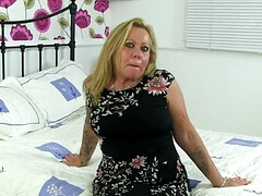 Blonde, Britannique, En gros plan de très près, Compilation, Lingerie, Masturbation, Mature, Mère que j'aimerais baiser