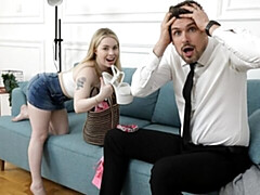 Gros cul, Grosse bite, Blonde, Sucer une bite, En levrette, Seins naturels, Adolescente, Nénés