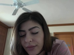 Amateur, Bikini, Mamada, Morena, Semen en la boca, Novia, Público, Fumando