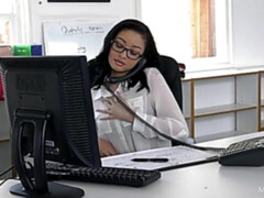 Amateur, Asiatique, Doigter, Masturbation, Bureau, Rasée, Solo, Dénudage