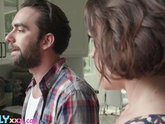 Grosser arsch, Blasen, Braunhaarige, Spermaladung, Hardcore, Hd, Stiefmutter, Jungendliche (18+)