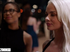 Grote mammen, Blond, Pijpbeurt, Sperma in mond, Gezichtzitten, Sperma in gezicht, Kut duiken, Rijden