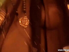 Брюнетки, Хд, Индианки, Милф, Обнаженные, Натуральные, Стриптиз, Дразнящие