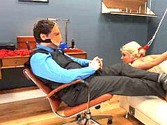 Anaal, Kont naar mond, Bondage discipline sadomasochisme, Gebondenheid, Pompom meid, Vernedering, Anaal likken