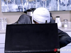 Arsch, Blasen, Schwanz, Würgen, Büro, Kurzes haar, Hintern versohlen, Tätowierung