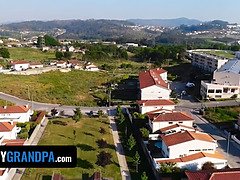 デカ尻, デカパイ, フェラチオ, 衣服着たままセックス, 顔射, 手コキする, 叫ぶ, ティーン