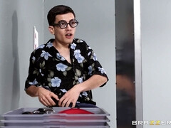 Nana, Blonde, Sucer une bite, Plantureuse, Lunettes, Hard, Chatte, Plan cul à trois