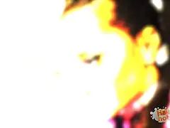 Sucer une bite, Brunette brune, Mignonne, Léchez, Monstre, Serré, Nénés, Mouillée