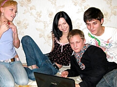 Grosser schwanz, Blondine, Hundestellung, Flotter vierer, Hardcore, Russisch, Socken, Vintage