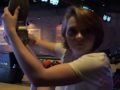 Amateur, Doigter, Petite amie, Orgasme, De plein air, Pov, Cheveux courts, Jupe