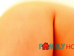 18 jahre, Blasen, Süss, Familie, Würgen, Masturbation, Dusche, Titten