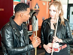 Gros cul, Grosse bite, Blonde, En levrette, Interracial, Léchez, Seins naturels, Nénés