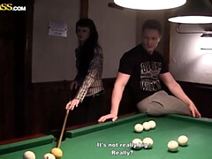 Brunette brune, Tir de sperme, Faciale, Hd, Jarretelles, Plan cul à trois