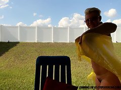 Enthousiasteling, Grote mammen, Blond, Oudere vrouw, Omie, Hd, Hangende tieten, Alleen