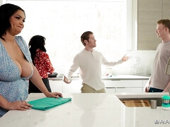 Gros cul, Gros seins, Sucer une bite, Mère que j'aimerais baiser, Maman, Chatte, Nénés, Mouillée