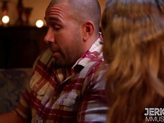 Grote kont, Grote mammen, Blond, Pijpbeurt, Sperma shot, Diep in de keel, Handbeurt, Tiener