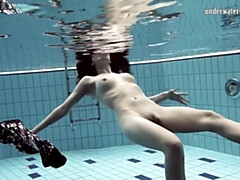 Femelle, Piscine, Public, Roumaine, Fumer, Solo, Adolescente, Nénés