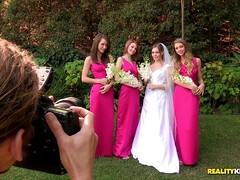 Arschlecken, Blondine, Gruppe, Lesbisch, Masturbation, Im freien, Muschi, Dürr