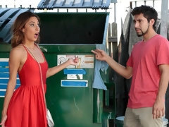 Cul, Gros seins, Sucer une bite, En levrette, Branlette thaïlandaise, Talons, De plein air, Nénés