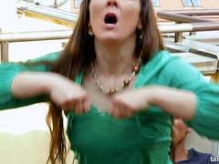 Mamada, Morena, Vestidas, Corridas, Corridas faciales, Al aire libre, Pantaletas, Satén