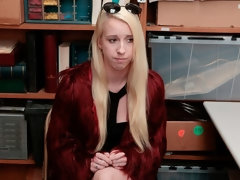 Blondine, Blasen, Geschnappt, Handjob, Rasiert, Entkleiden, Jungendliche (18+), Uniform