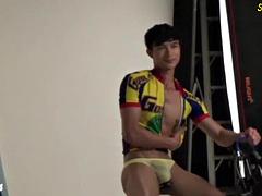 Asiatique, Tir de sperme, Homosexuelle, Branlette thaïlandaise, Masturbation, Solo