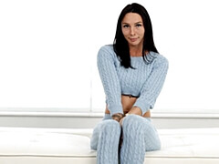 18 ans, Grosse bite, Gros seins, Sucer une bite, En levrette, Pov, Maigrichonne, Adolescente