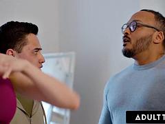 Grosse titten, Geschnappt, Betrug, Gehörnter ehemann, Handjob, Hardcore, Nippel, Ablutschen