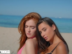Большие сиськи, Брюнетки, Сперма на лице, Две девушки, Поцелуи, Лизание, Мастурбация, Киски