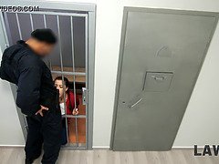 Sucer une bite, Attrapée, Tchèque, Pigtail, Police, Réalité, Adolescente, Uniforme