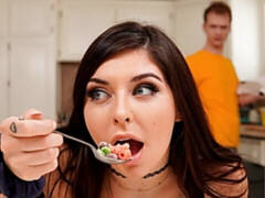 Blasen, Braunhaarige, Sperma im mund, Spermaladung, Handjob, Küche, Lecken, Milf