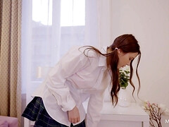 Vollbusig, Hochschule, Lesbisch, Pornostars, Schulmädchen, Solo, Strümpfe, Titten