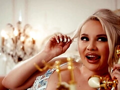 Grote mammen, Blond, Masturbatie, Moeder die ik wil neuken, Orgasme, Alleen, Tieten likken, Speelgoed