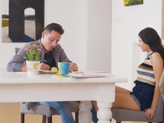 Большие сиськи, Брюнетки, Измена, Сперма на лице, На кухне, Мамочка, Киски, Втроем