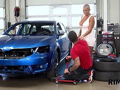 Femme couguar, Européenne, Hd, Léchez, Seins naturels, Chatte, Lécher le sphincter, Tatouage