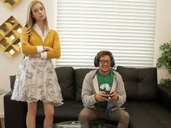 お尻, ブロンド, フェラチオ, バック, 手コキする, 剃毛, ガリガリ, ティーン