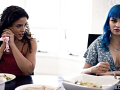 Fingern, Interrassisch, Küssen, Lingerie, Muschi, Rasiert, Dürr, Entkleiden