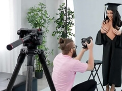 Pijpbeurt, Bruinharig, Moeder die ik wil neuken, Pornster