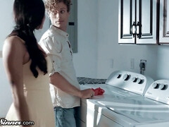 Grote kont, Grote mammen, Erotisch, Harig, Natuurlijke tieten, Slipje, Kut duiken, Tieten likken