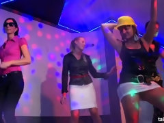 Bekleidet, Tanzen, Puppe, Interrassisch, Lesbisch, Orgie, Pornostars, Satin