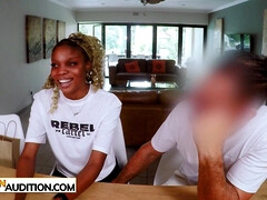 18 ans, Gros seins, Sucer une bite, En levrette, Noir ébène, Pov, Suçant, Adolescente