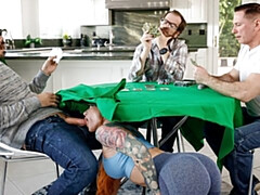 Bad, Grosse titten, Würgen, Spiele, Hardcore, Hd, Rotschopf, Flotter dreier